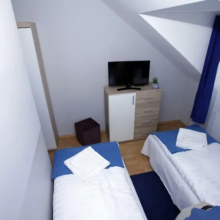 Aviator Motel *